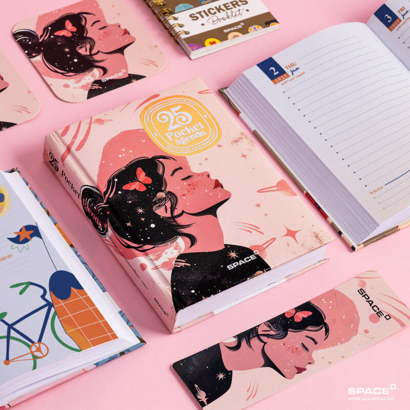 ⁦Muse Gift Box Pocket 2025 – Space⁩ - الصورة ⁦2⁩