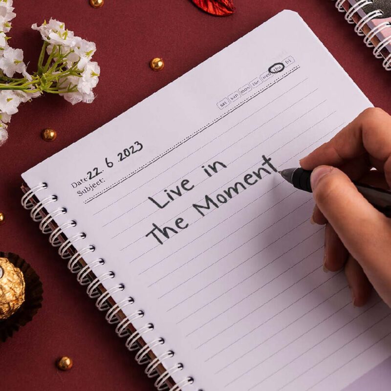⁦Notebook - Live in the moment  - Space⁩ - الصورة ⁦3⁩